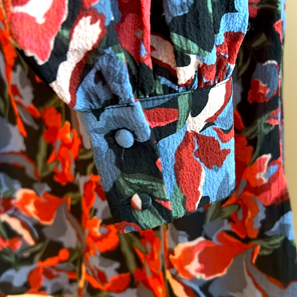 RW&CO Flower print crepe blouse - Picture 7 of 8